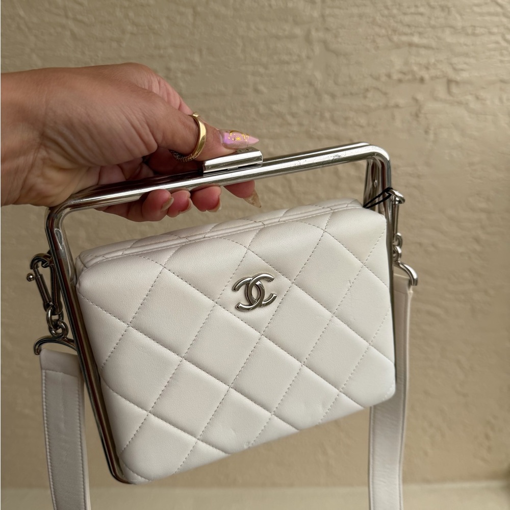 CHANEL 2019 Quilted Lambskin Metal Bar Convertible Clutch satchel
